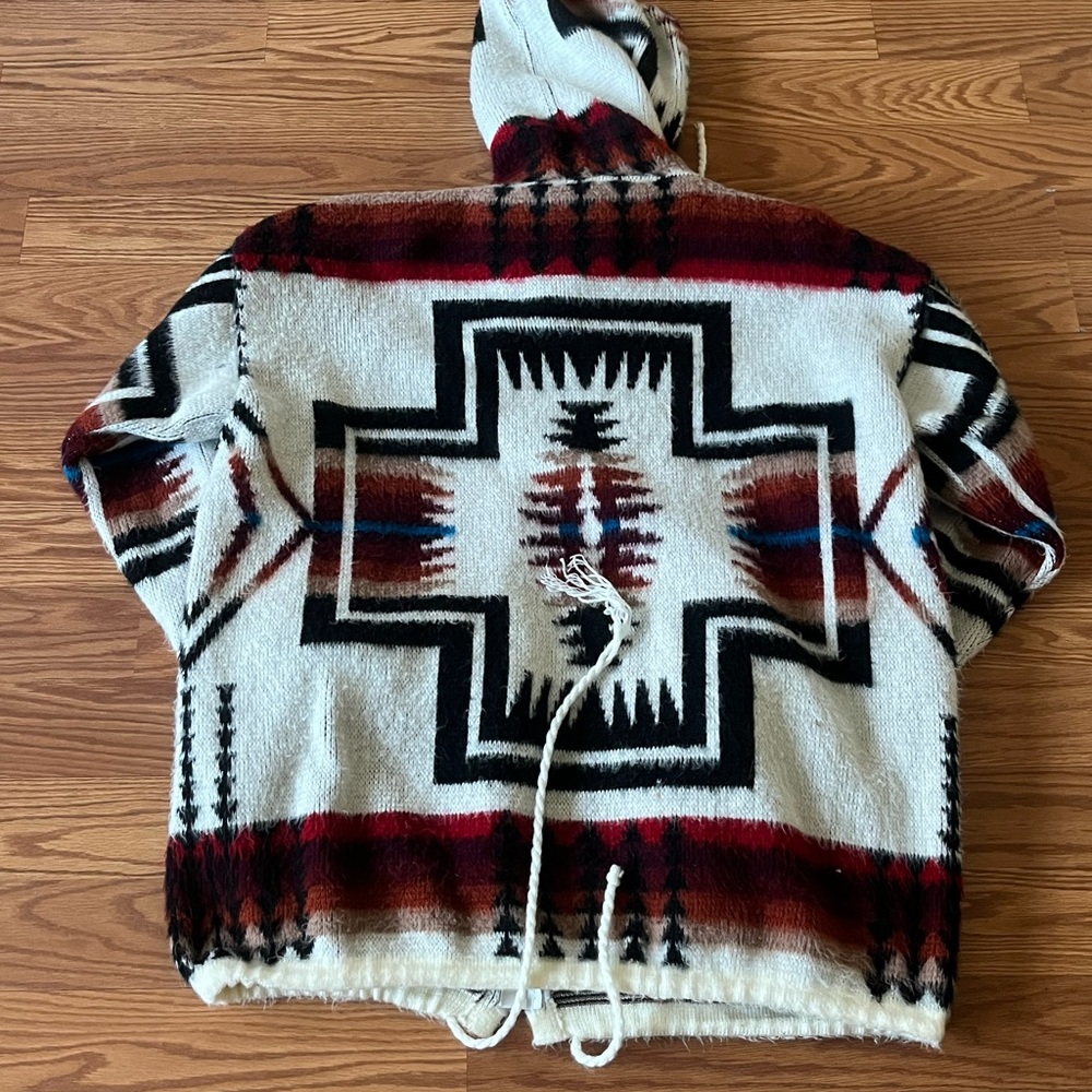 Men's Multicolor Patterned Sweater - Picture 2 of 4